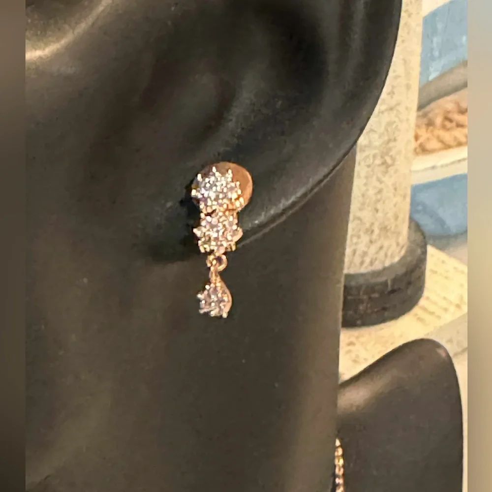 NEW 3pc Gold and Black Jewelry Set - Picture 3 of 6